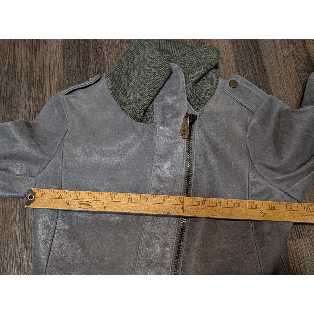 Elegant Gray Leather Jacket with Green Accents - Picture 3 of 6